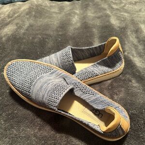 UGG Women's Knit Blue and Tan Shies